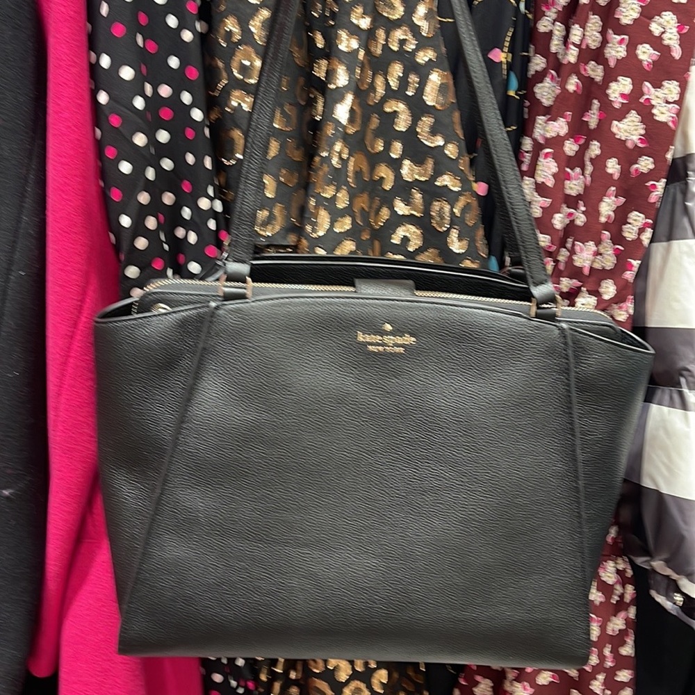Kate Spade Brim Laptop Tote
COLOR:
Black - Picture 5 of 16